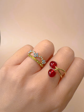 Milfie Flower Ring (Lt Sapphire)