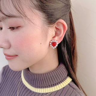 Portrait Heart Earrings (Red)