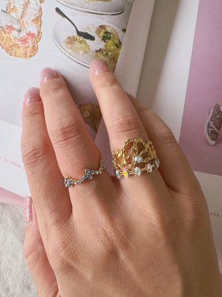 Milfie Flower Ring (Lt Sapphire)