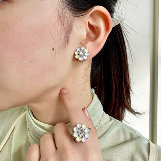 ブルームミニoneイヤリング（パウダリーグラデ）