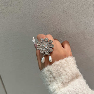 Big jeweled heart ring