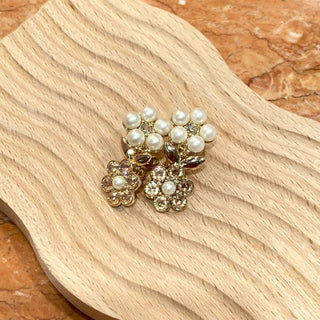 モノトーンフラワーイヤリング（ゴールド）