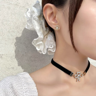 Flapper Ribbon Choker
