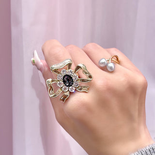 Classic Ribbon Bloom Ring