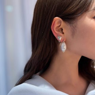 to U earrings (pearl)