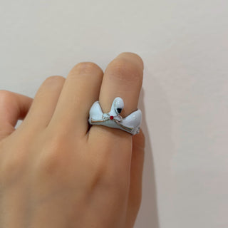 Hug Swan Ring