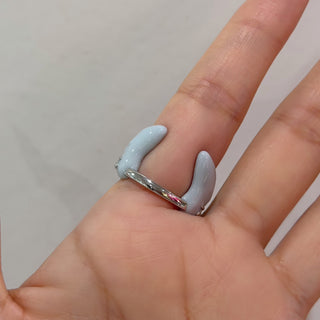 Hug Swan Ring