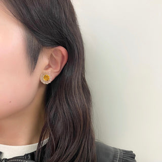 daisy clip on earrings
