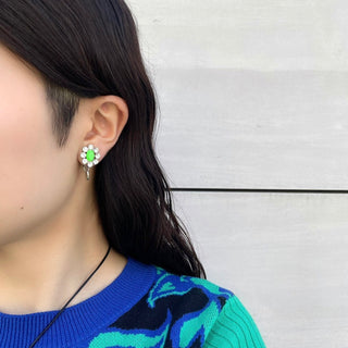 Bloom mini one clip on earrings (NEON GRN)