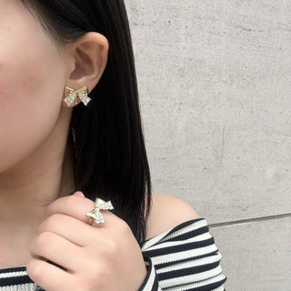 Sparkle Ribbon clip on earrings