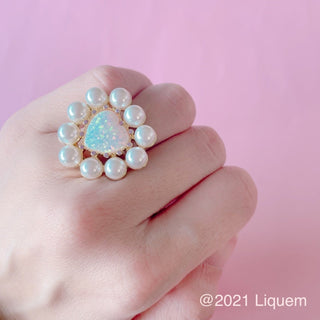 Liquem / Portrait Opal Heart Ring