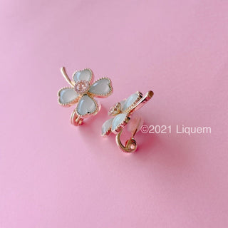 Liquem / clover clip on earrings