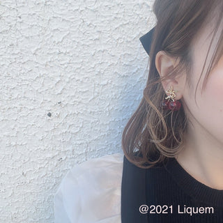 Liquem / Ribbon cherry earrings (clear red)