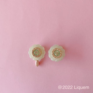 Liquem / Mini Bavaroeye clip on earrings (Green Tea)