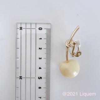 Liquem / Cherry earrings (Marble CREAM)