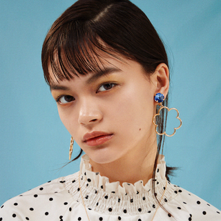 Liquem / Flower hoop earrings