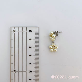 Liquem / Mini pearl flower earrings (cream yellow)